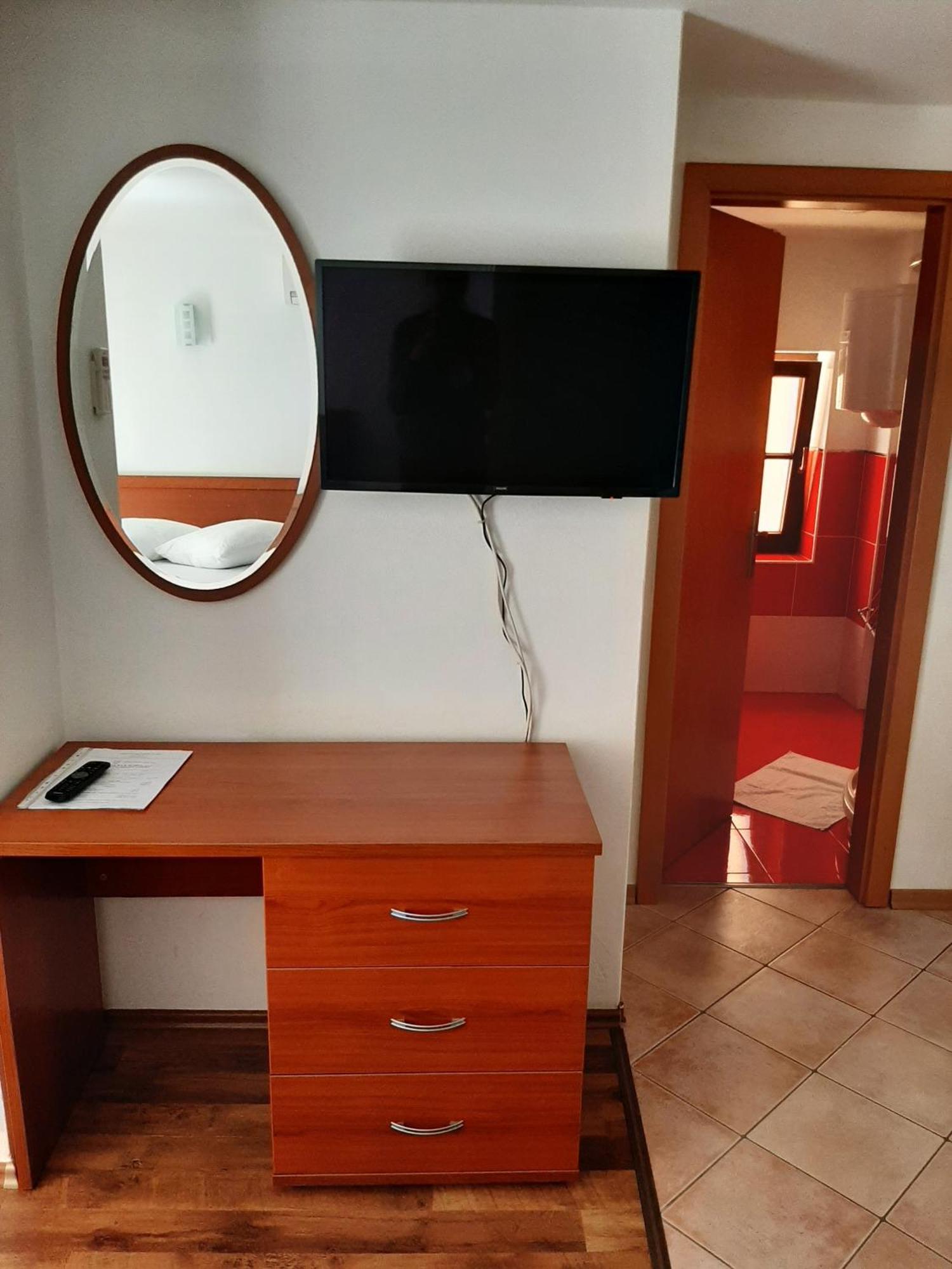 Apartments By The Sea Cres - 13312 Room photo